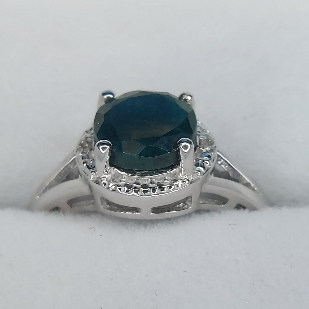 Emerald ring - Picture 2 of 5